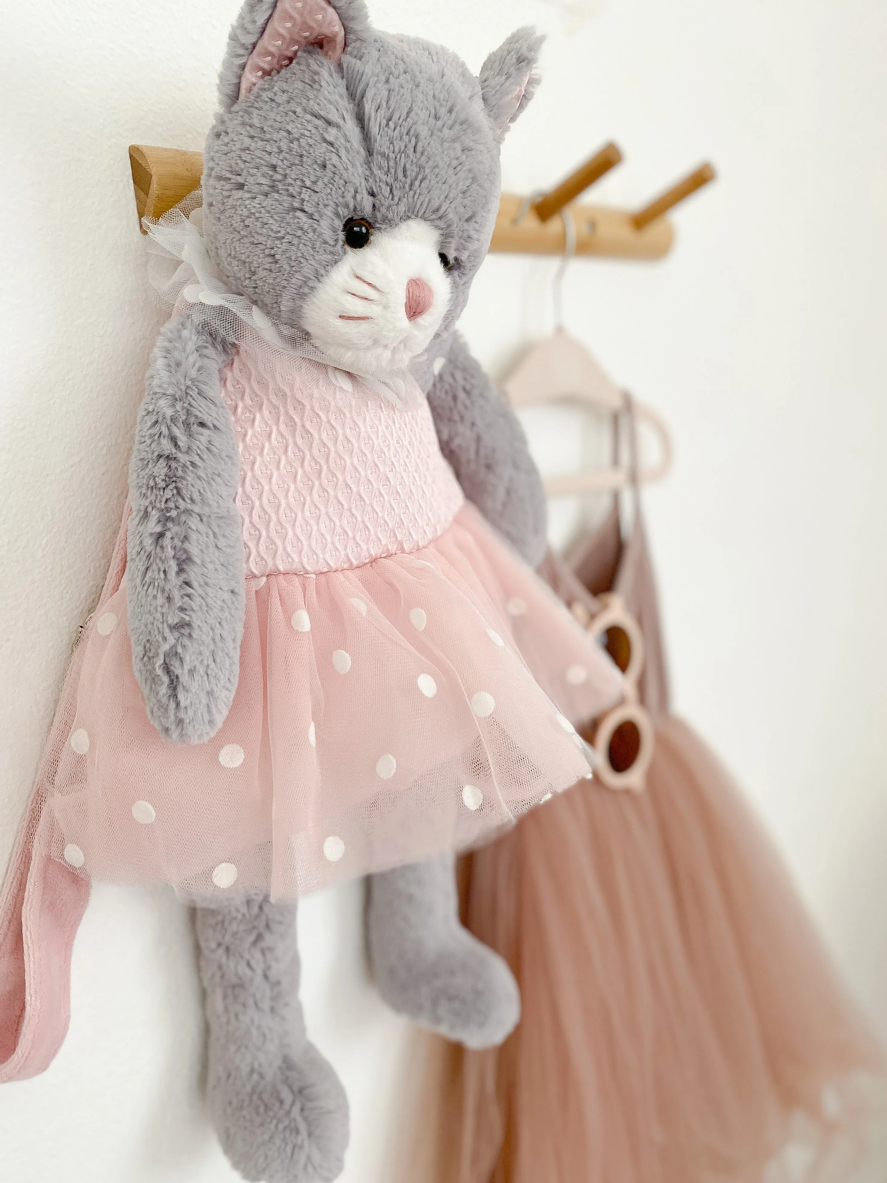 'CELESTE’ CAT PLUSH BACKPACK