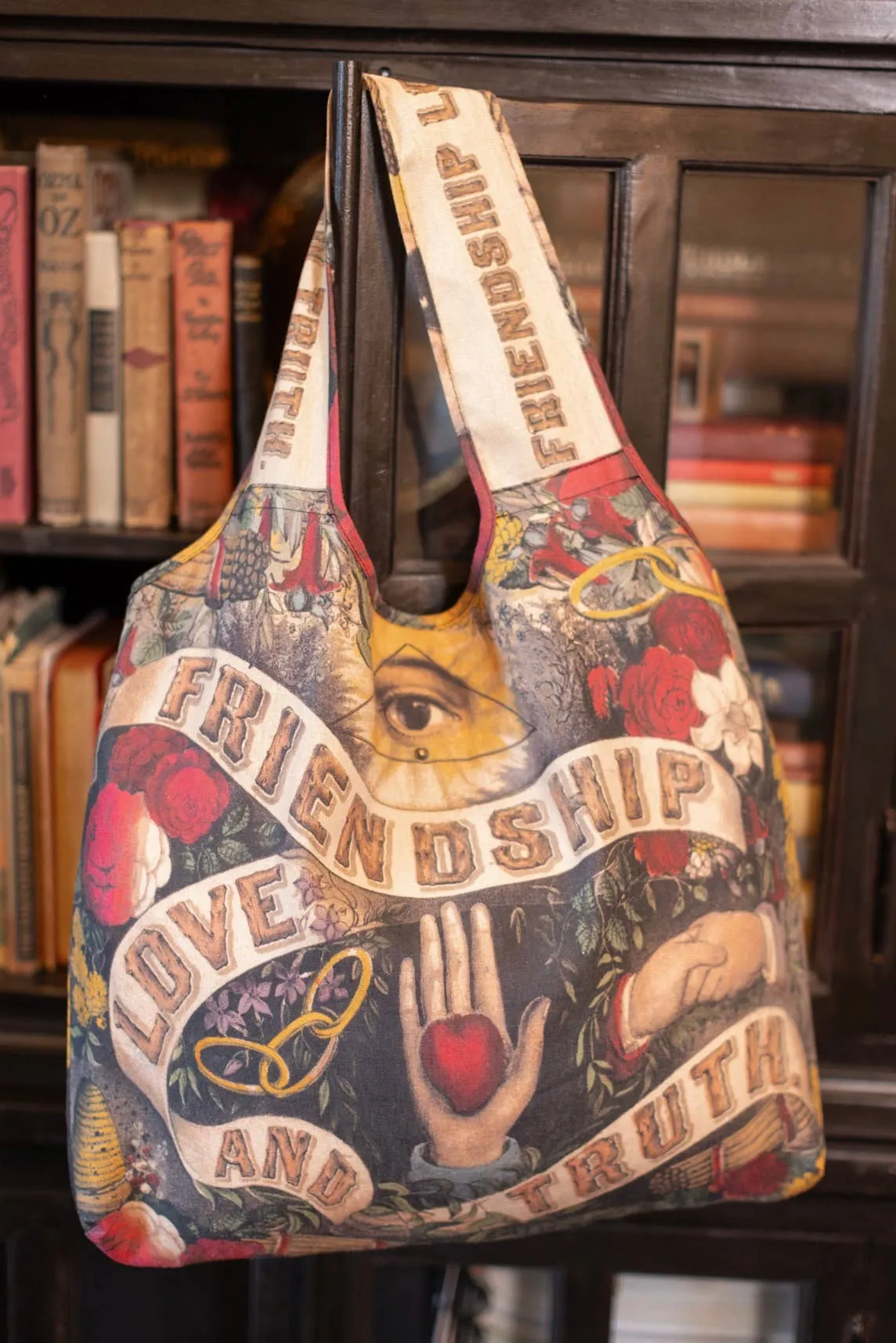 Market of Stars - Friendship Love & Truth Vintage Heart Print Linen Tote Bag